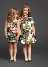 Dresses with a print for a girl of 4 years