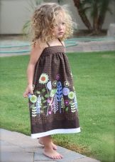 Elegant dress dress with a flower print for the girl