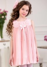 Elegant dress trapeze for a girl short