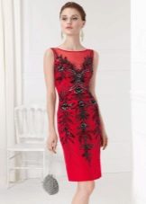 Handbag to the red sheath dress