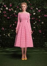 Yellow shoes for midi flared dress