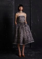 Color shoes to gray dress