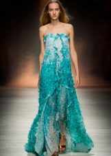 Gold shoes to the green dress