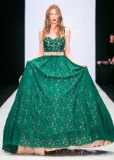 Belt to the long green dress
