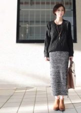 High waisted long woolen skirt
