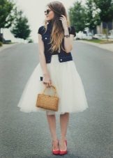 Multi-layered skirt with denim jacket