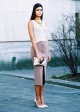 Midi length pencil skirt for summer - business look