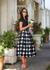 fluffy midi skirt in large peas