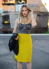 What to wear with a pencil skirt