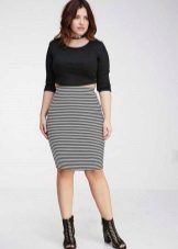 Pencil skirt with a small print for full