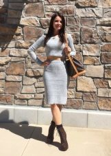 Gray pencil skirt