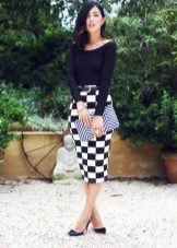 What to wear with a pencil skirt