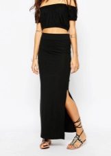 Skirt with a slit at the back