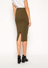 Skirt with a slit at the back