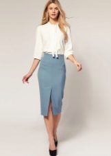 Slit pencil skirt