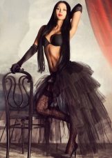 Skirt a pack of tulle with a train