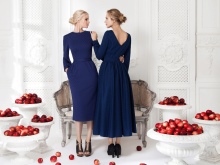 Evening dress at ankle level