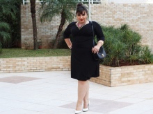 Fashionable dress with a three-quarter sleeve for a full woman of short stature