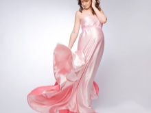Pink dress rental for pregnant for a photo shoot