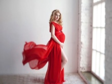 Red dress for pregnant for rent for a photo shoot
