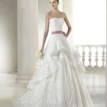 Long wedding dress in the style of a princess 2015 with a complex cut