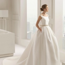Modest wedding dress magnificent from Rosa Clara