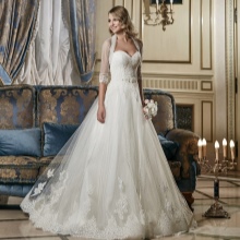 Wedding dress with a magnificent bolero