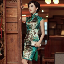Short sleeveless qipao dress