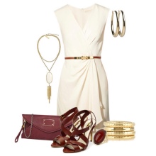 Gold jewelery for a white short dress