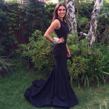 dress with an hourglass silhouette