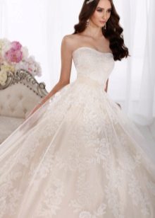 Magnificent wedding dress