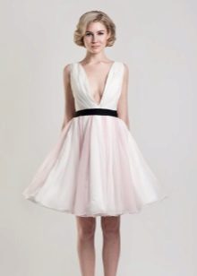 Cut-out deep short wedding dress