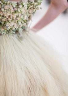 Back of dress with flowers