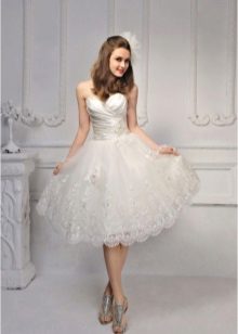 Short wedding dress with lace skirt