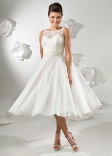 Wedding dress in retro style