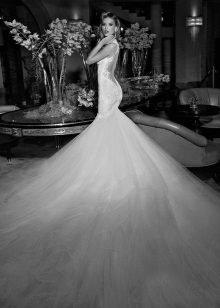 Wedding dress Galia Lahav with a long train