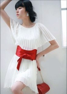 Wedding dress with a red belt short