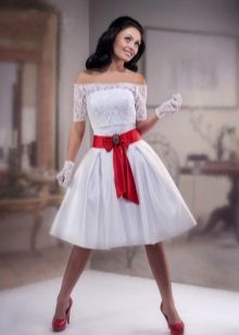 Short wedding dress with ribbon