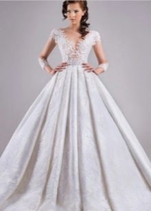 Lace bodice in a wedding dress