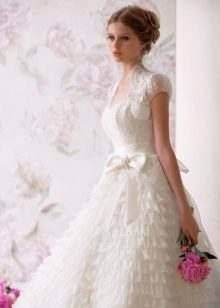 Wedding bolero with a flashlight sleeve