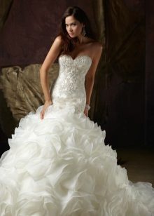 Magnificent wedding dress the little mermaid with a train