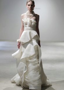 Wedding dress complex cut