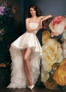 Short wedding dress by Alena Goretskaya