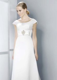 Wedding dress with a round neck