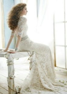 Wedding dress with lace hands