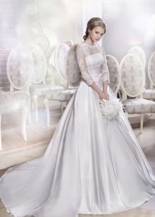 Magnificent wedding dress with lace top