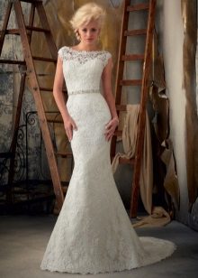 Lace mermaid wedding dress for mature brides