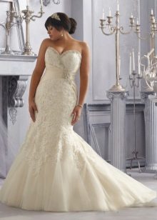 Mermaid wedding dress for full brides