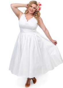 Wedding dress for the full short with a fluffy skirt