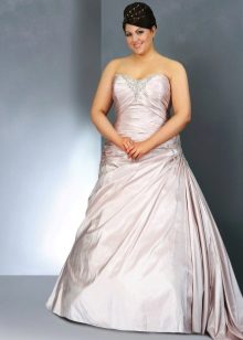 Wedding dress for full with a lilac shade